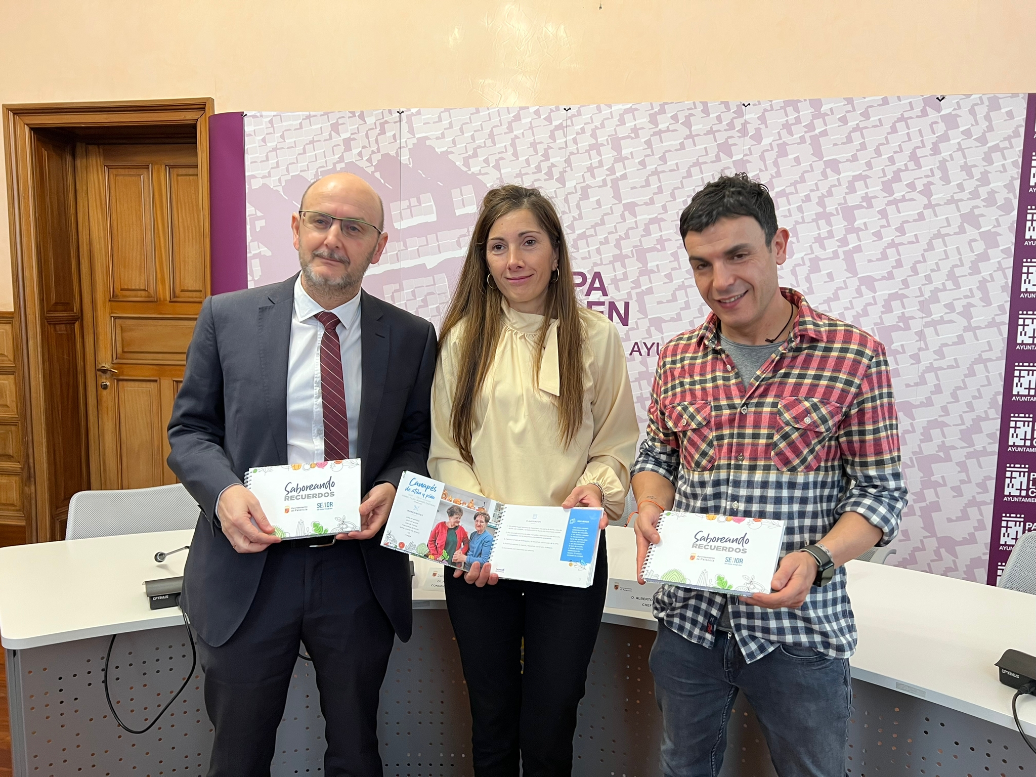 Saboreando Recuerdos es el libro editado por Clece y el Ayuntamiento de Palencia con las recetas de los usuarios de la Ayuda a Domicilio