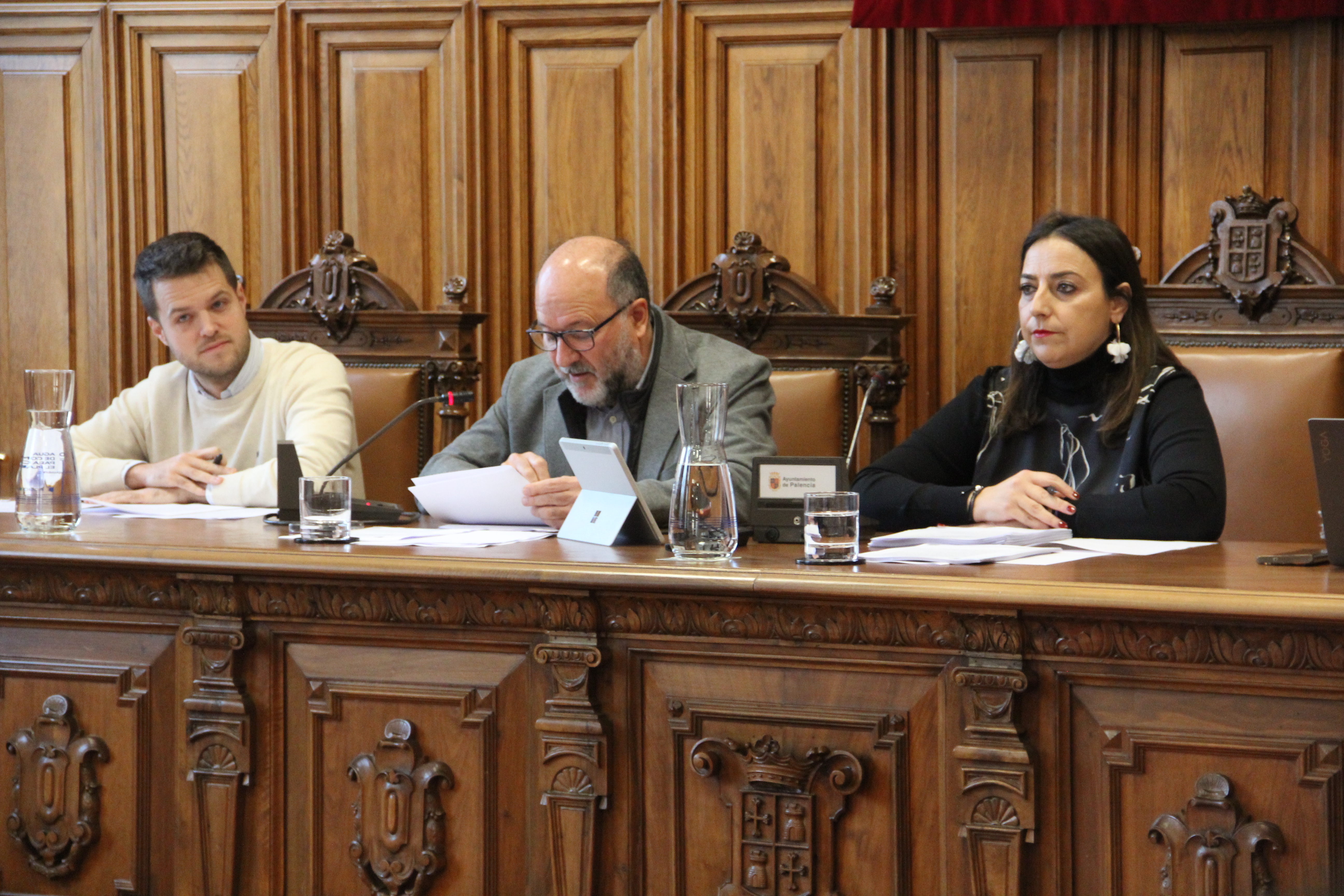 Un momento de la sesión plenaria celebrada en el Ayuntamiento de Palencia.