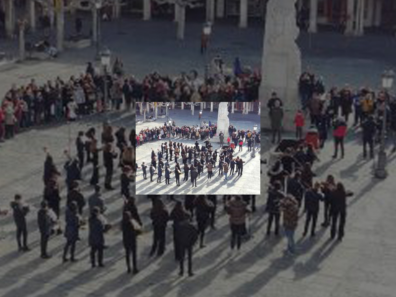 Imagen El nuevo programa de Shine Iberia, &#039;Prodigios’, arranca sus grabaciones con un gran ‘flashmob’ musical en la Plaza Mayor de Palencia