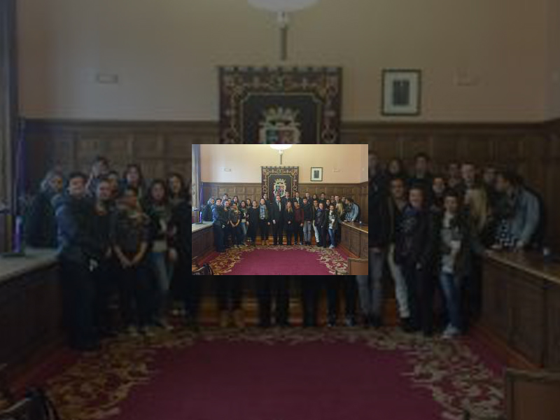 Imagen El Alcalde recibió a los alumnos franceses de intercambio en el IES Alonso Berruguete