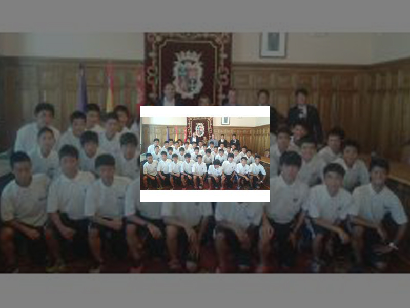 Imagen El Alcalde recibió al equipo de fútbol japonés Yokohama Sakuragaoka