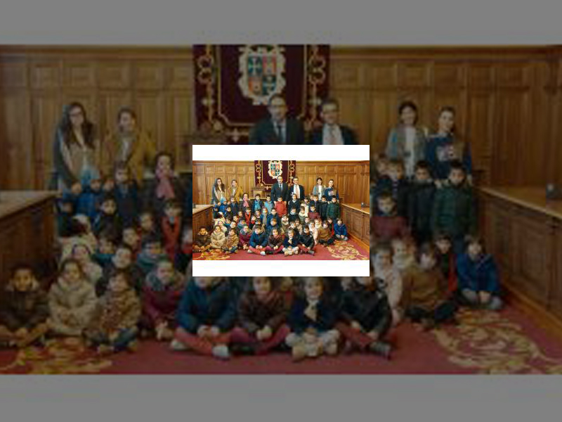 Imagen Alumnos de 3º de Educación Infantil de Blanca de Castilla visitan el Ayuntamiento