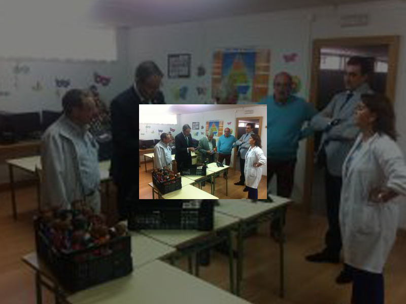 Imagen El Alcalde visitó Aspanis y le hizo entrega de los 11.200 euros recaudados para su XXXV Marcha Solidaria