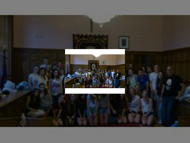 Imagen El Alcalde recibió a un grupo de estudiantes alemanes de intercambio con el colegio Blanca de Castilla