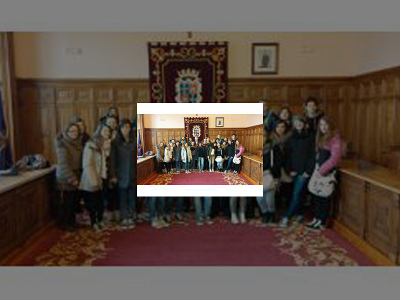 Imagen El Alcalde de Palencia recibió a un grupo de alumnos del Instituto &#039;Giordano Bruno&#039; de la localidad italiana de Perugia