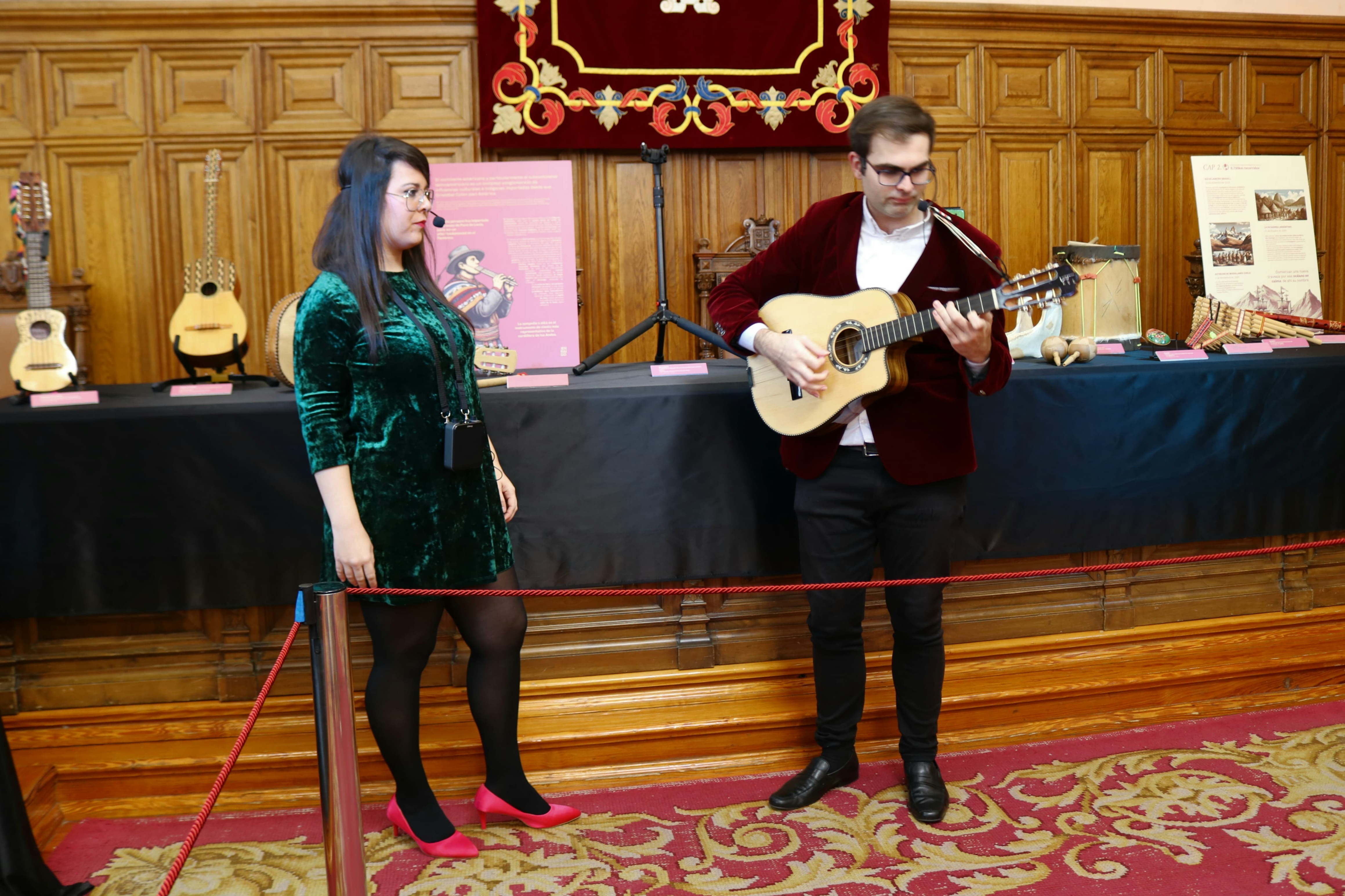 La muestra, que sirve como hilo conductor para mostrar los instrumentos musicales más significativos de cada continente y la unión o influencia de unas culturas con otras, finalizará el 7 de enero con el concierto ‘Circumterra’ de Amalgama Folk