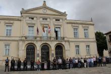 Un momento del minuto silencio guardado en la Plaza Mayor.